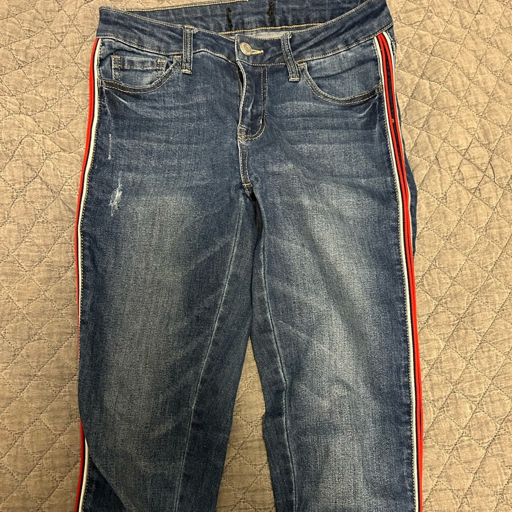 Jeans with red detail
